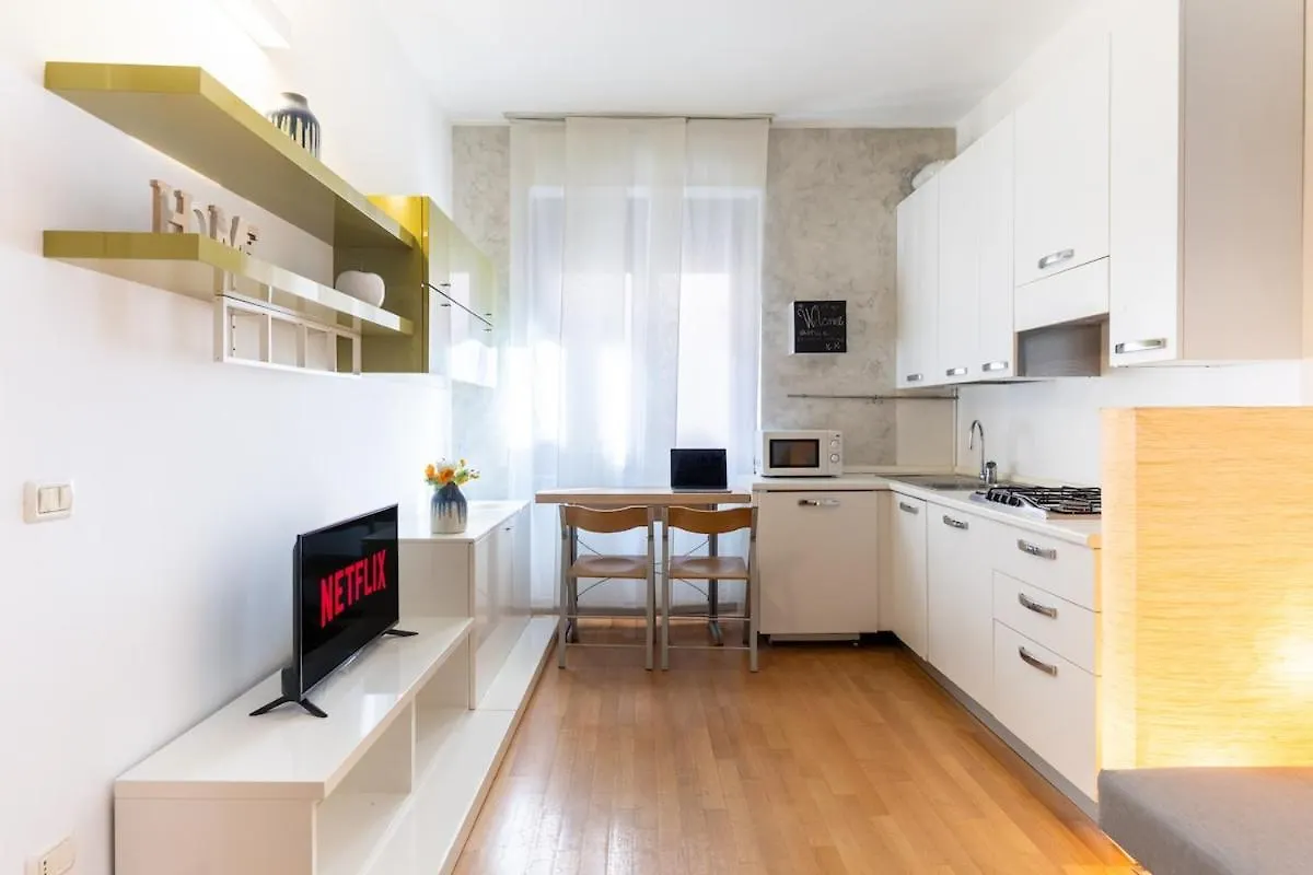 Duomo-Navigli - Design Apartment, Wi-Fi, Netflix Milano Lägenhet